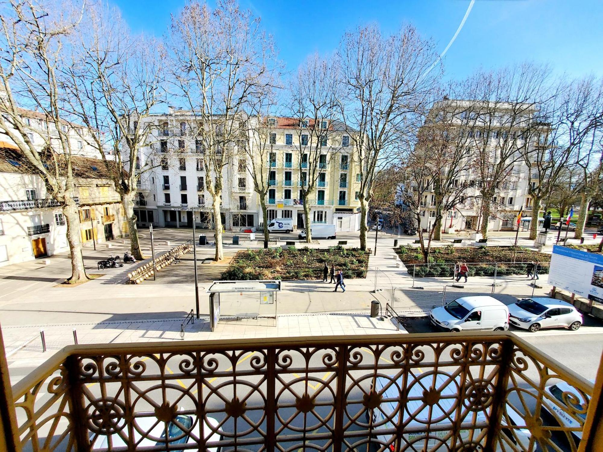 Logis Hotel Belle Etoile Vichy Exterior photo